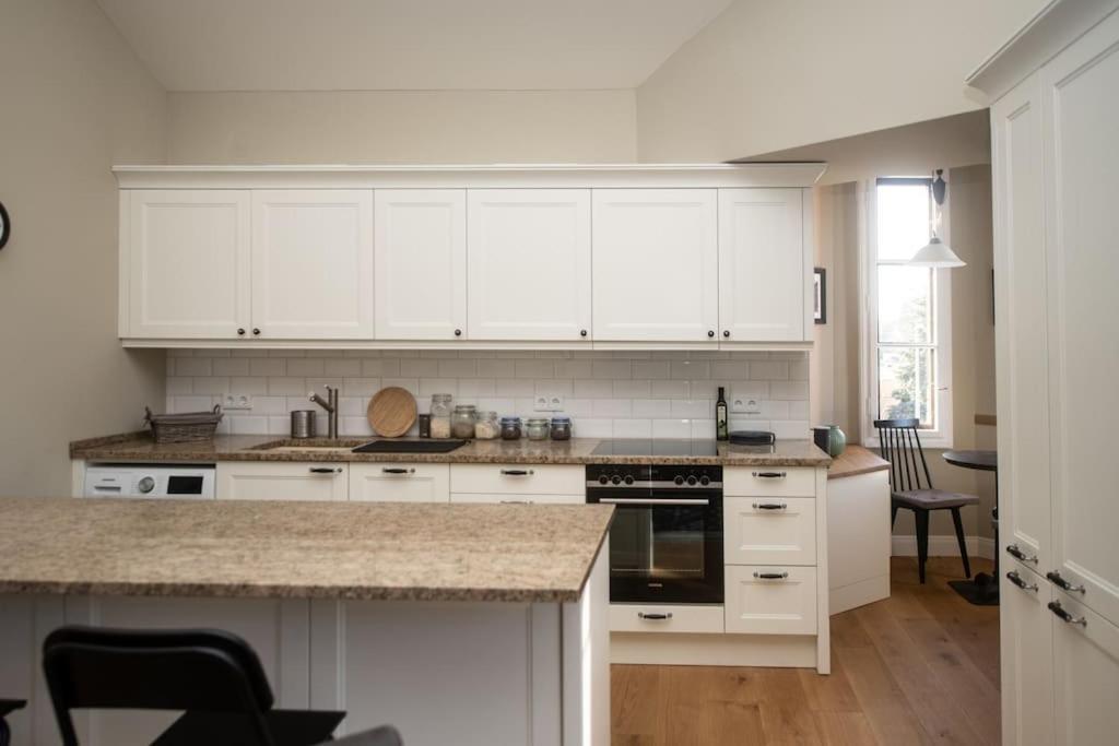 A Refuge Built For A King Apartamento Halbe Exterior foto