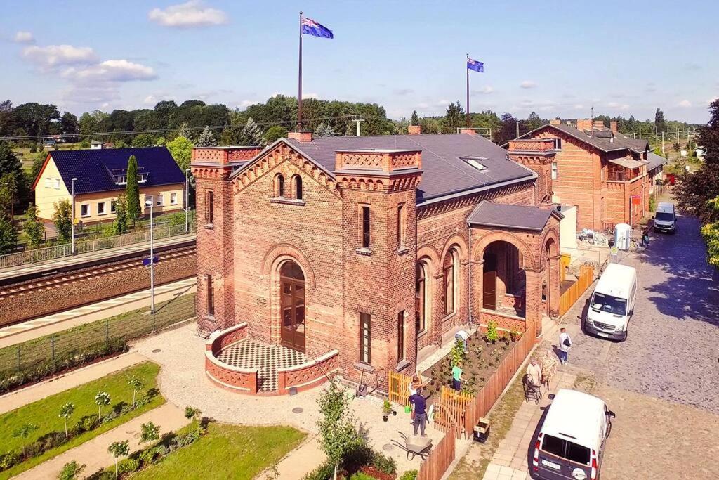A Refuge Built For A King Apartamento Halbe Exterior foto